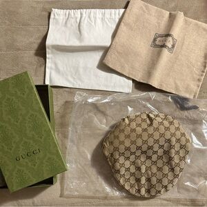 New Gucci Tan Monogram Newboy Flat Cap (Brown/Beige)